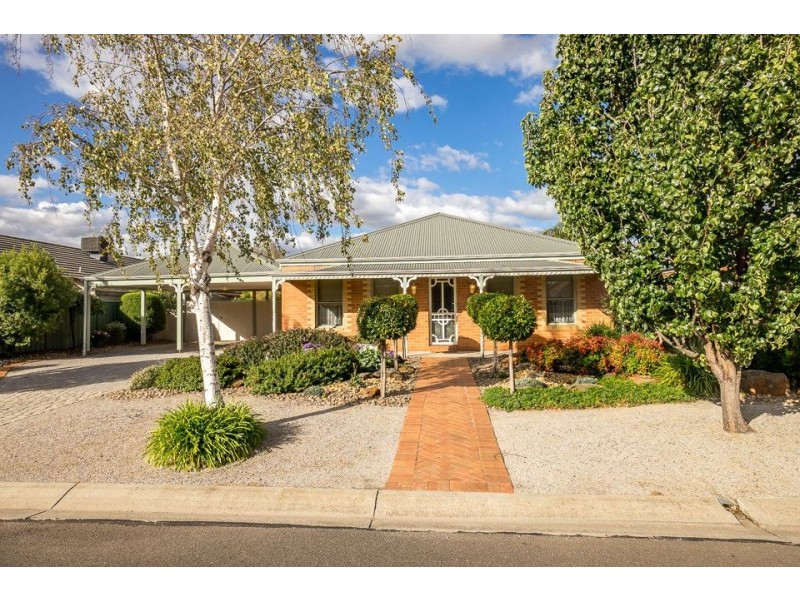 2 Bronte Court, Wyndham Vale VIC 3024