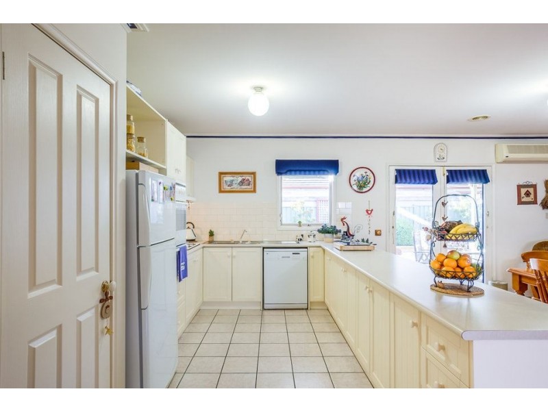 2 Bronte Court, Wyndham Vale VIC 3024