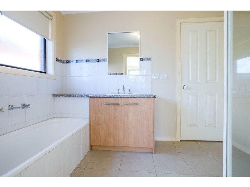 14 Lisa Court, Hoppers Crossing VIC 3029