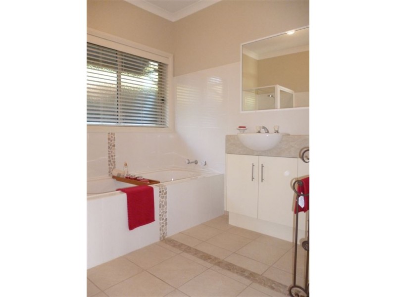 6 Christina Court, Werribee VIC 3030