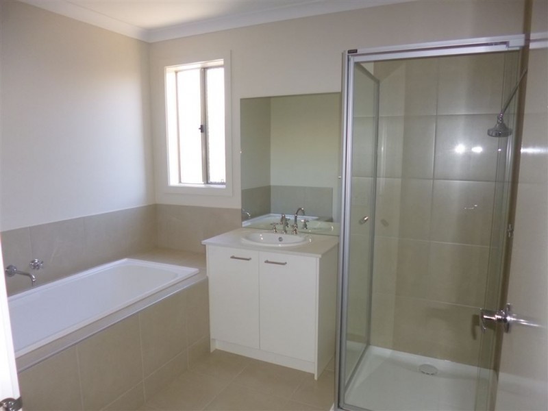 19 Ixora Crescent, Wyndham Vale VIC 3024