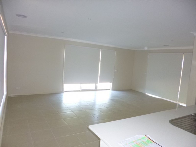 19 Ixora Crescent, Wyndham Vale VIC 3024