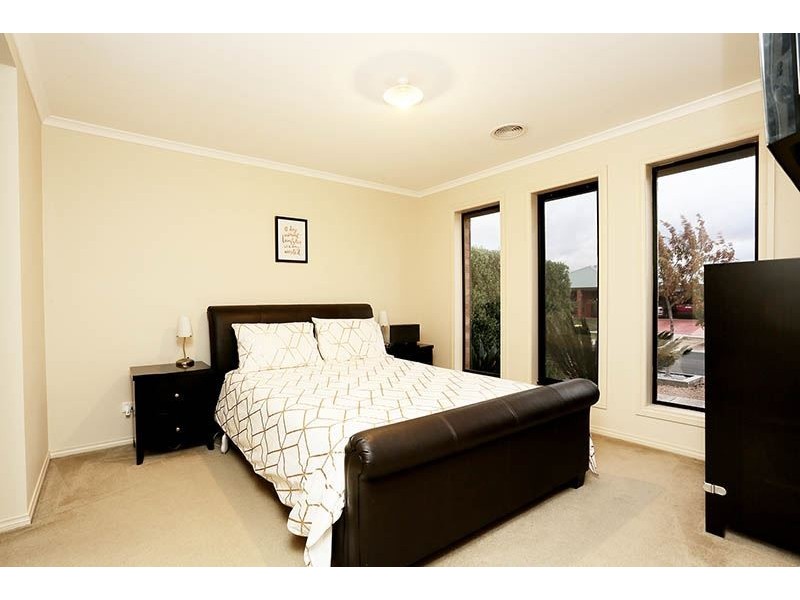 9 Eucumbene Road, Wyndham Vale VIC 3024