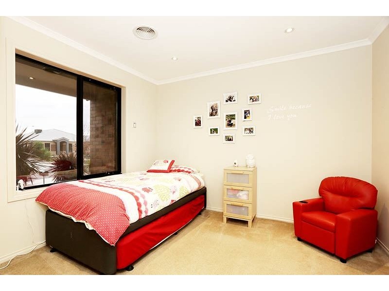 9 Eucumbene Road, Wyndham Vale VIC 3024