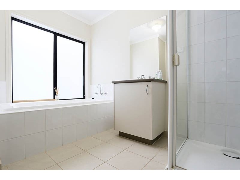 9 Eucumbene Road, Wyndham Vale VIC 3024