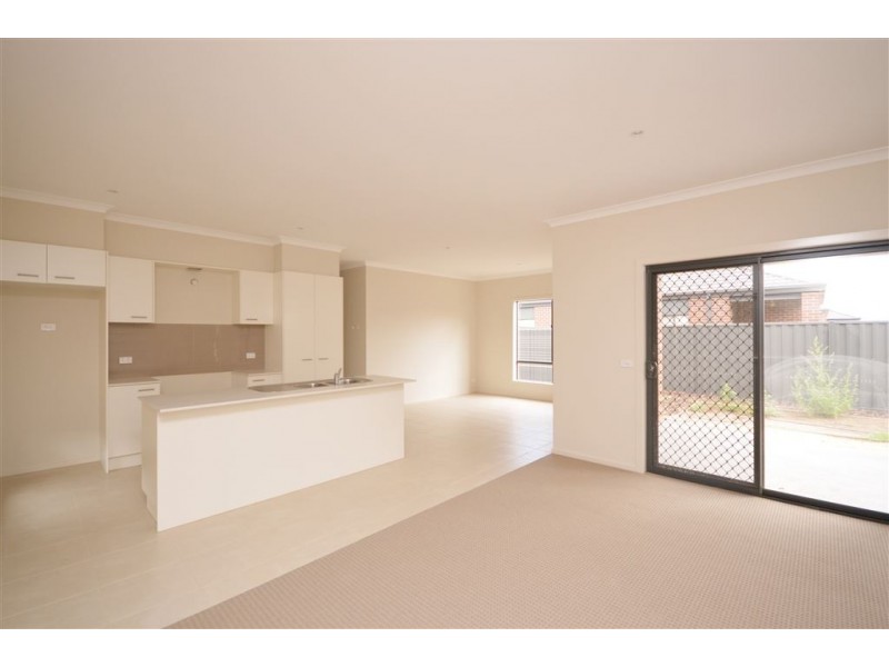 40 Bregman Esplanade, Wyndham Vale VIC 3024