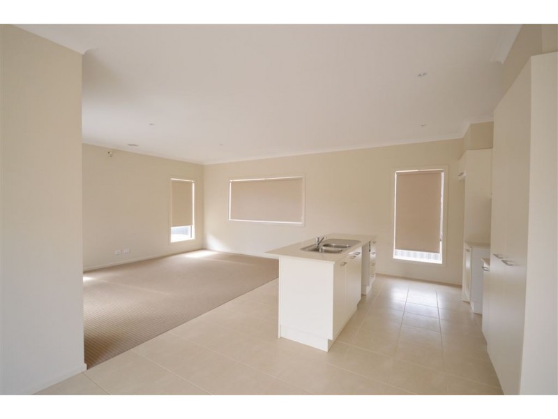 40 Bregman Esplanade, Wyndham Vale VIC 3024