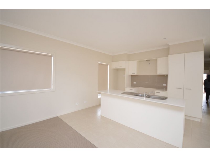 40 Bregman Esplanade, Wyndham Vale VIC 3024