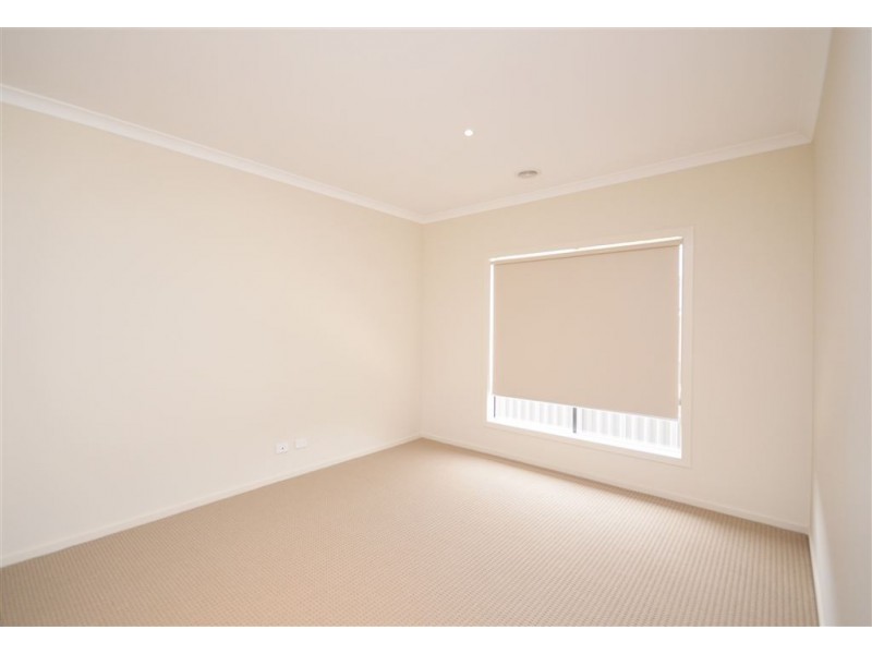 40 Bregman Esplanade, Wyndham Vale VIC 3024