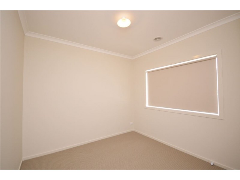 40 Bregman Esplanade, Wyndham Vale VIC 3024