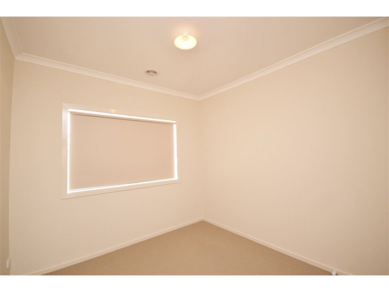 40 Bregman Esplanade, Wyndham Vale VIC 3024