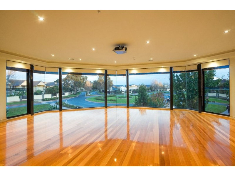 1/2 Sandlewood Lane, Sanctuary Lakes VIC 3030