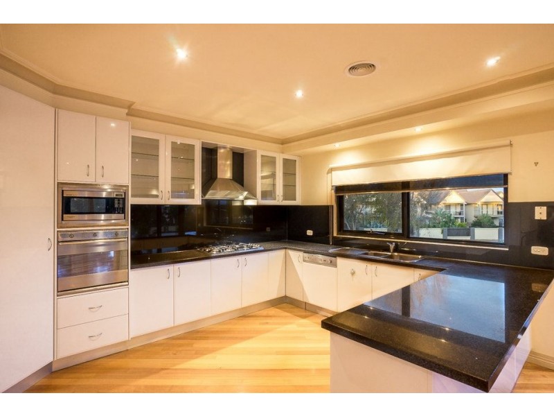 1/2 Sandlewood Lane, Sanctuary Lakes VIC 3030