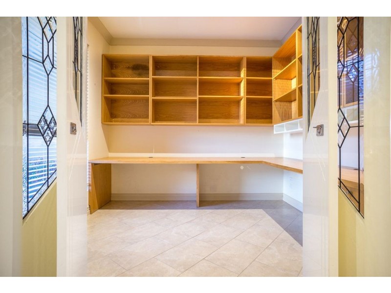 1/2 Sandlewood Lane, Sanctuary Lakes VIC 3030