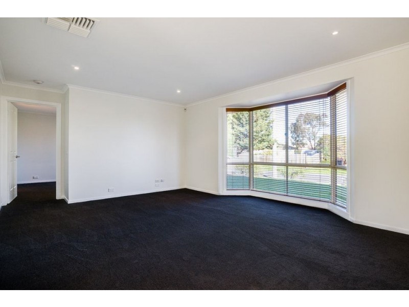 6 Zebra Finch Court, Hoppers Crossing VIC 3029