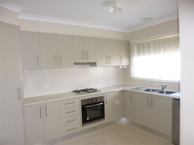 2/58 Wyndham Street, Werribee VIC 3030