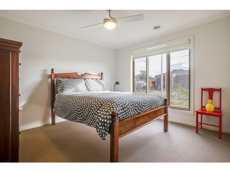 27 Morgan Crescent, Werribee VIC 3030