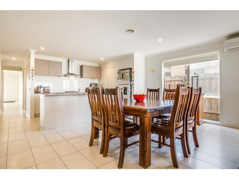 27 Morgan Crescent, Werribee VIC 3030