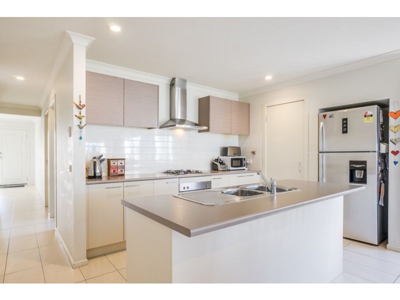 27 Morgan Crescent, Werribee VIC 3030