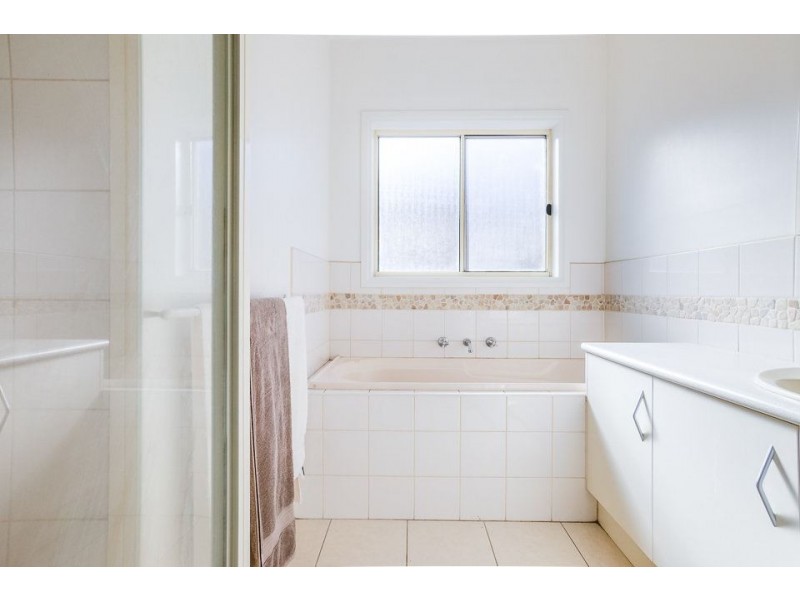 8 Simon Court, Werribee VIC 3030