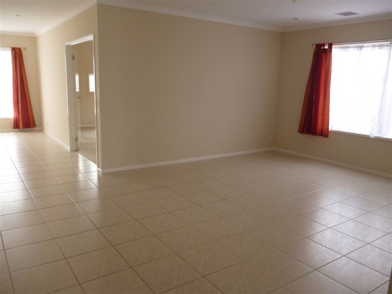 17 Lukis Avenue, Williams Landing VIC 3027