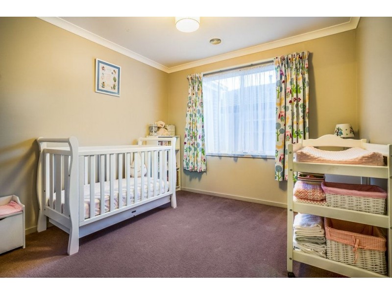 35 Barchester Ave, Truganina VIC 3029