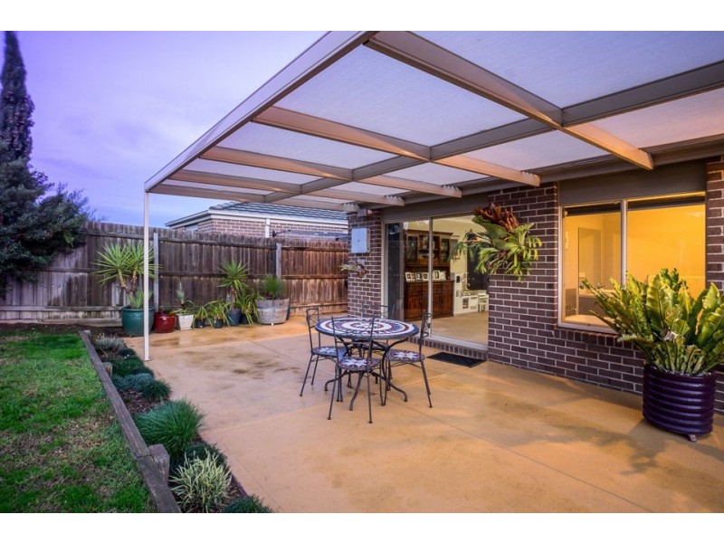 35 Barchester Ave, Truganina VIC 3029