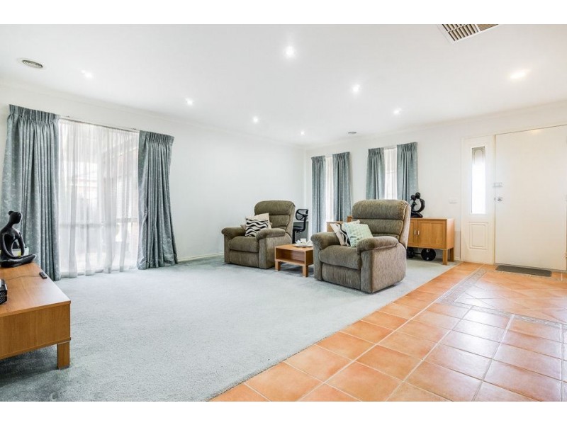 11 Fifeshire Drive, Hoppers Crossing VIC 3029