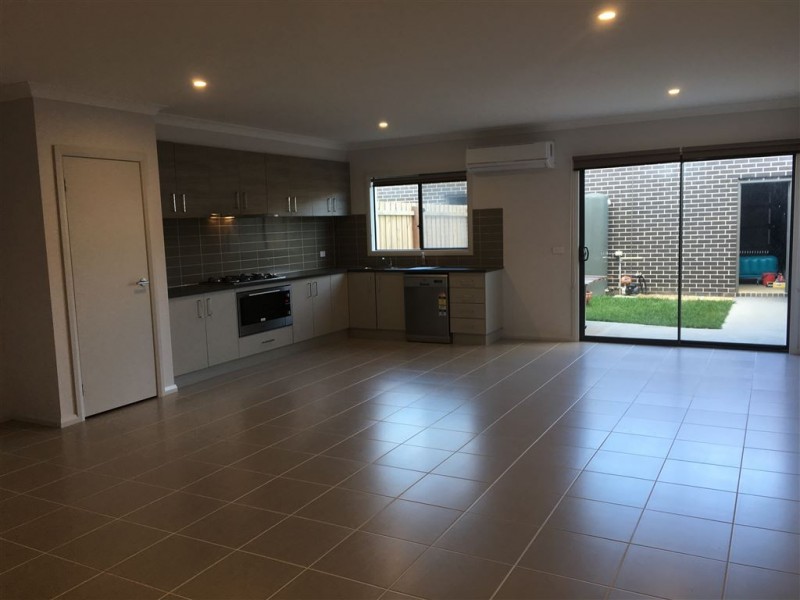 31 Exploration Avenue, Werribee VIC 3030