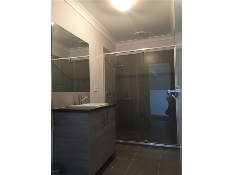 31 Exploration Avenue, Werribee VIC 3030