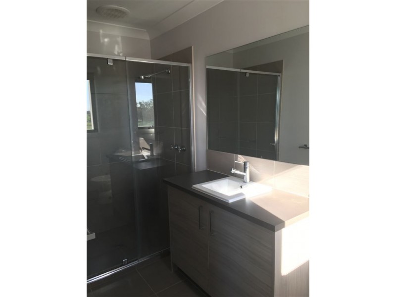 31 Exploration Avenue, Werribee VIC 3030