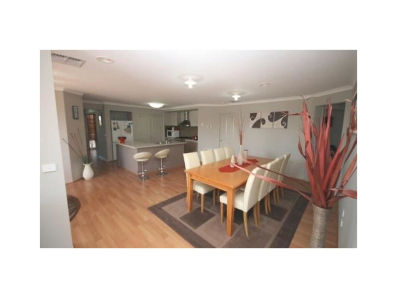 34 Barchester Ave, Truganina VIC 3029