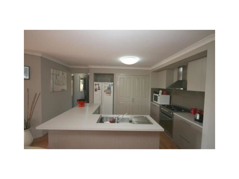 34 Barchester Ave, Truganina VIC 3029