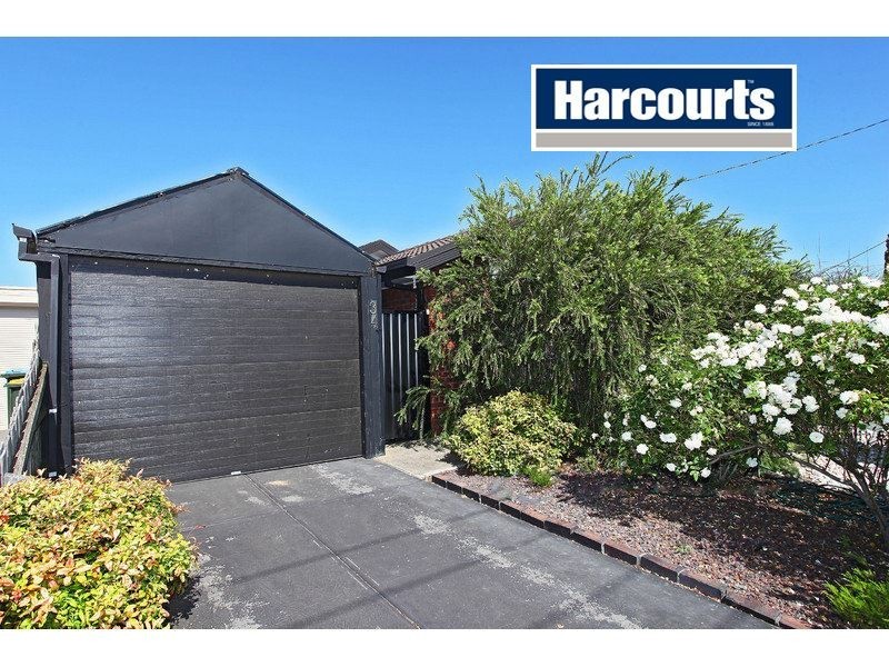 2/34 Songlark Crescent, Werribee VIC 3030