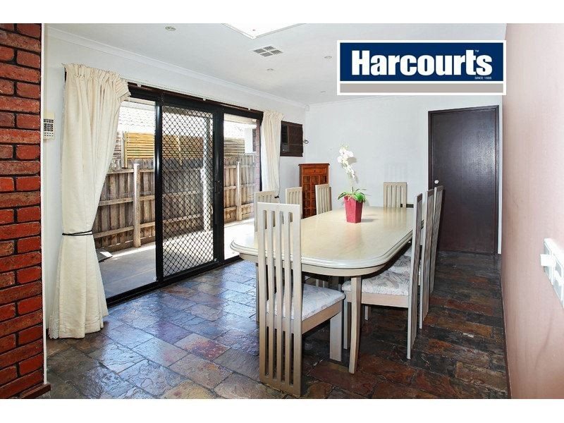 2/34 Songlark Crescent, Werribee VIC 3030