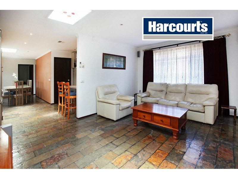 2/34 Songlark Crescent, Werribee VIC 3030