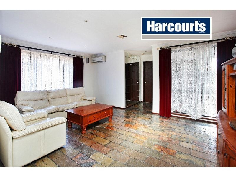 2/34 Songlark Crescent, Werribee VIC 3030