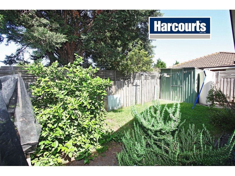 2/34 Songlark Crescent, Werribee VIC 3030