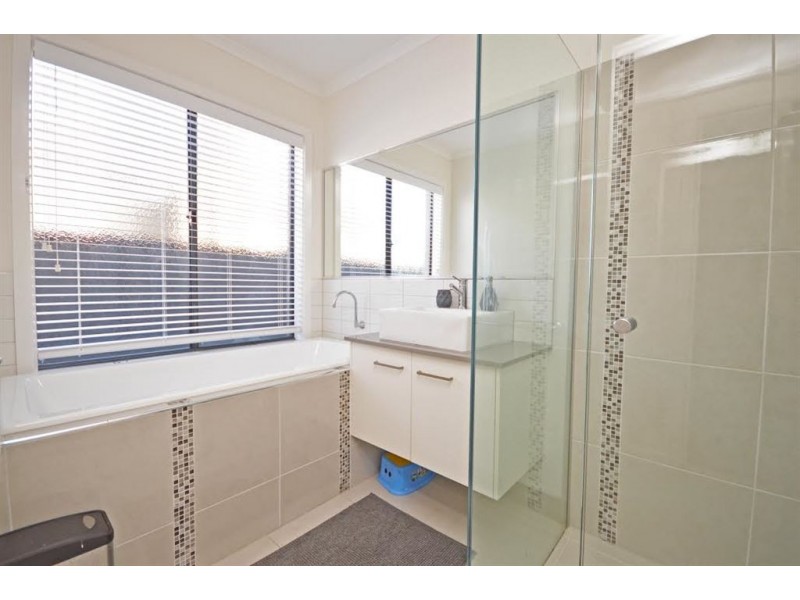 54 Lamington Drive, Tarneit VIC 3029