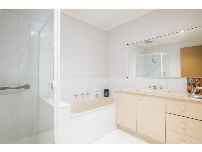 1/14 Kestrel Place, Werribee VIC 3030