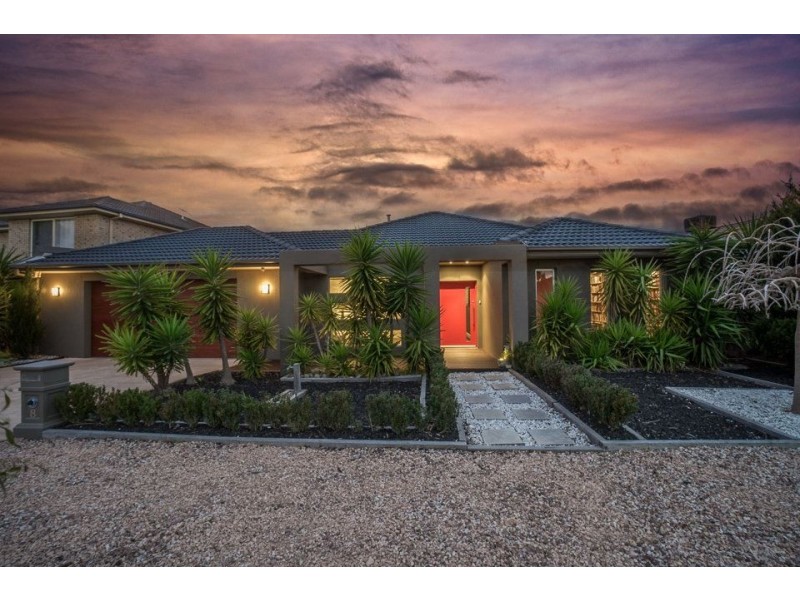 8 Riverglades Drive, Sanctuary Lakes VIC 3030