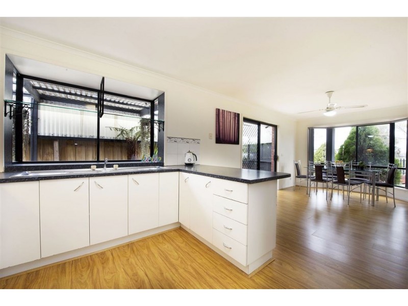 68 Thames Boulevard, Werribee VIC 3030