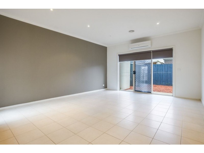 1/17 Red Robin Road, Truganina VIC 3029