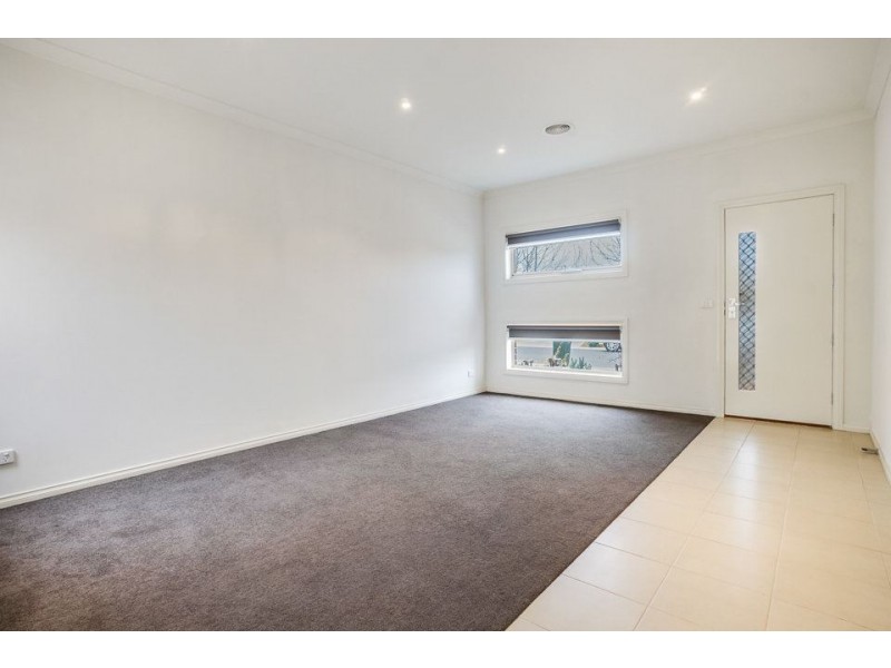 1/17 Red Robin Road, Truganina VIC 3029