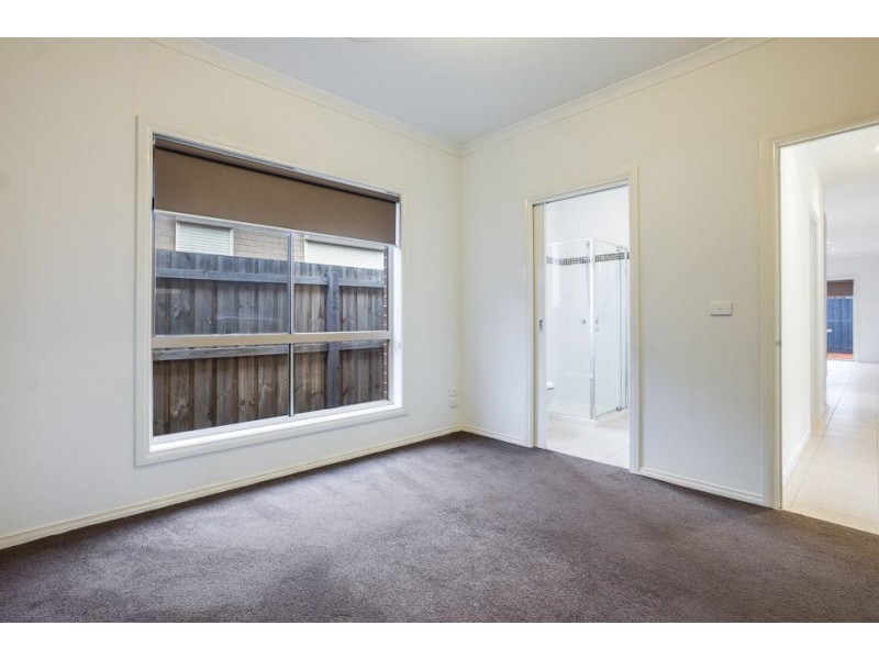 1/17 Red Robin Road, Truganina VIC 3029