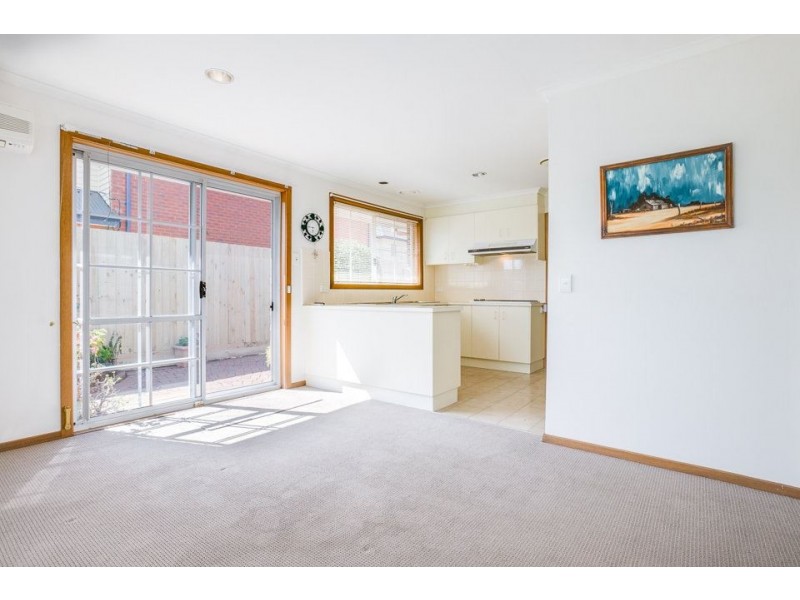 1/12 Romawi Street, Altona VIC 3018