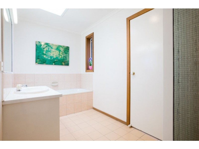 1/12 Romawi Street, Altona VIC 3018