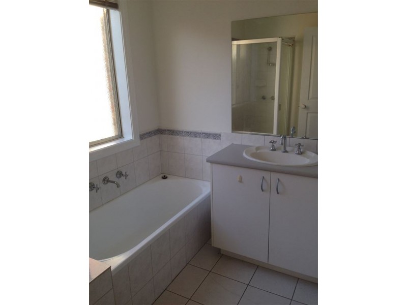 98 Rosella Avenue, Werribee VIC 3030