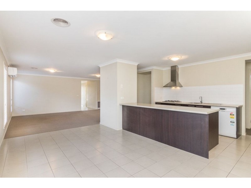 29 Clearwater Rise Parade, Truganina VIC 3029