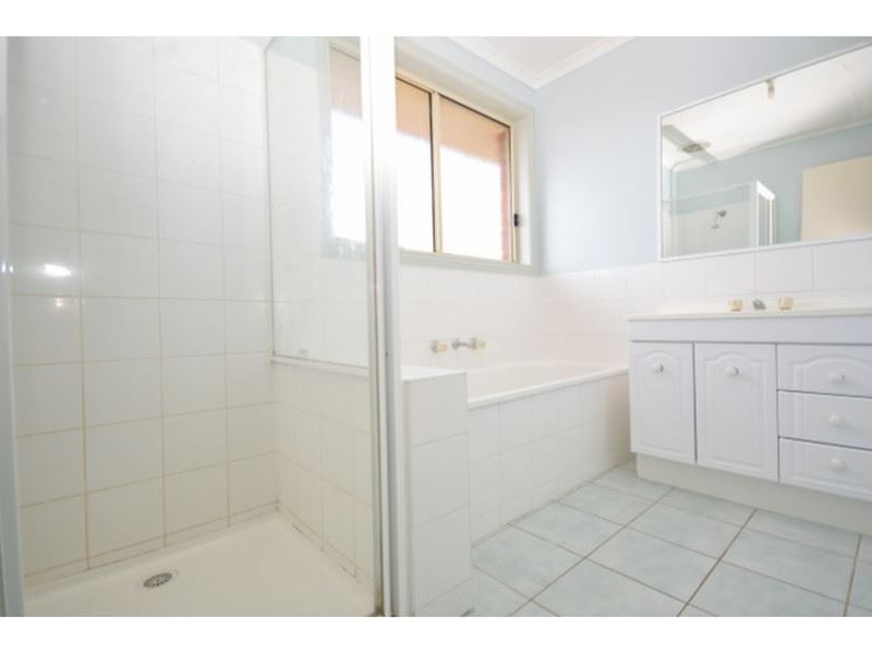 2/83 Huntingfield Drive, Hoppers Crossing VIC 3029